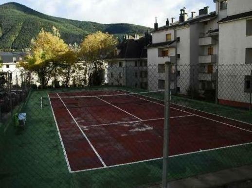 Apartamento Modesto En Las Montanas Del Pirineo Aragones En Alquiler Altruista Economico Villanúa Exterior foto